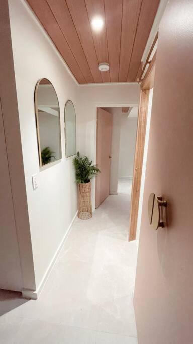 Chic Beachside Getaway 2Br 2Bath Fully Equipped Lägenhet Guldkusten Exteriör bild