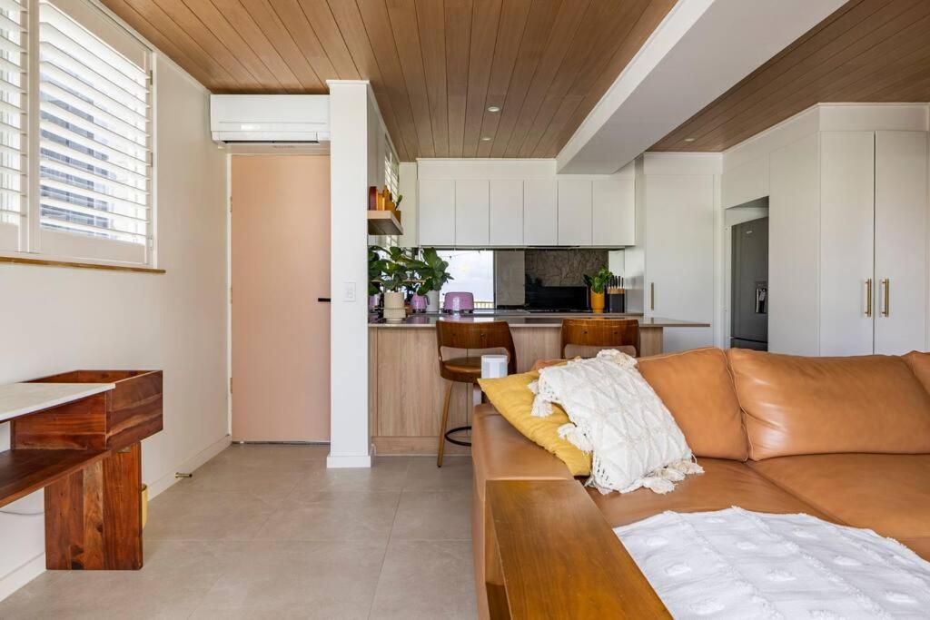 Chic Beachside Getaway 2Br 2Bath Fully Equipped Lägenhet Guldkusten Exteriör bild