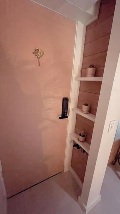 Chic Beachside Getaway 2Br 2Bath Fully Equipped Lägenhet Guldkusten Exteriör bild